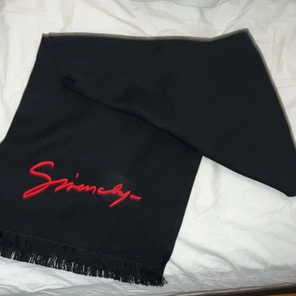 GİVENCHY Logo Embroidered Wool Scarf - Picture 6 of 8